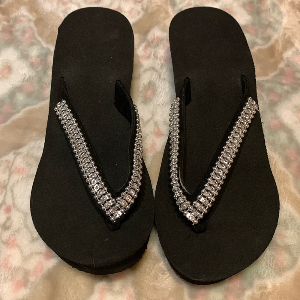 Foam sandals